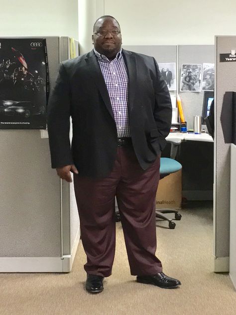 Big man fashion Burgundy pants, black blazer Big Fat Black Guy, Large Black Man, Big Guys In Suits, Tall Black Man, Big Man Fashion, Fat Man Outfit, Fat Black Man, Men Plus Size Fashion, Tall Black Men