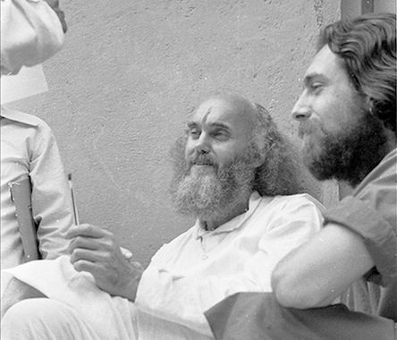 Krishna Das & Ram Dass: Let Your Light Shine on Me - Ram Dass Krishna Das, On Me, Neem Karoli Baba, Saints Of India, Ram Dass, Be Here Now, Spiritual Teachers, Winter Hair Color, Let Your Light Shine