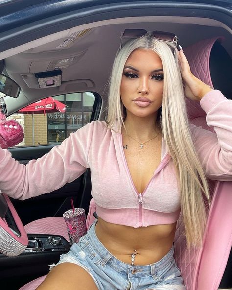 jadeamberrrr on instagram Blonde Baddie, British Aesthetic, Glam Aesthetic, Pink Glam, Blonde With Pink, Instagram B, Fashion Instagram, Girl Love, Elegantes Outfit