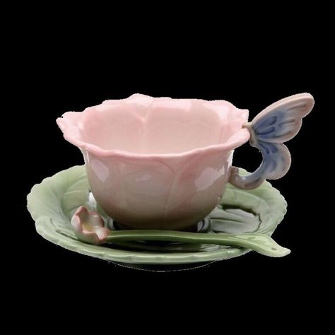 Tea Cup Fairy House, Ceramic Tea Set Ideas, Hollow Natural Ceramic Forms, Cute Ceramic Animals, Ceramic Aesthetic Ideas, Cute Ceramics Ideas Aesthetic, Cute Ceramics Ideas, Ceramica Aesthetic, Cute Teacups