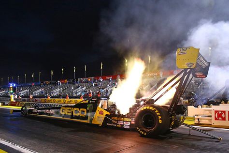 Top Fuel dragster engines produce between 8,000 and 10,000 horsepower. Learn more about NHRA Top Fuel dragsters at HowStuffWorks. Dragster Car, Funny Car Drag Racing, Race Car Driving, Top Fuel Dragster, Cars Aesthetic, Car Luxury, Nhra Drag Racing, Porsche Sports Car, Drag Bike