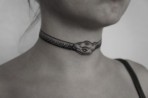 Ouroboros neckless tattoo on the neck Flower Neck Tattoo, Old Men With Tattoos, Cute Elephant Tattoo, Nape Tattoo, Bluebird Tattoo, Best Neck Tattoos, Necklace Tattoo, Throat Tattoo, Web Tattoo