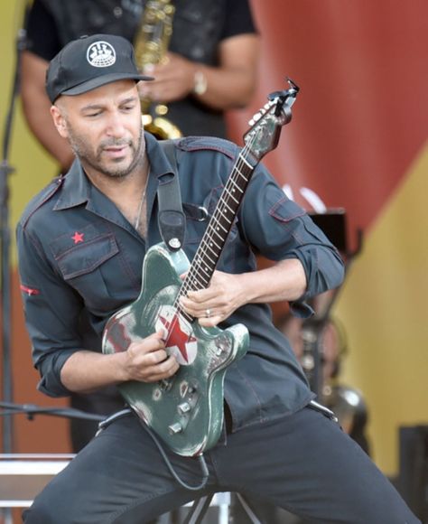 Tom Morello ~ American guitarist and activist. He is best known for his tenure with the band Rage Against the Machine and then with Audioslave. Morello is currently a touring musician with Bruce Springsteen and the E Street Band. Musical Film, Touring Musician, Tom Morello, E Street Band, Rage Against The Machine, Rock Guitar, Music Guitar, Music Film, Rolling Stone