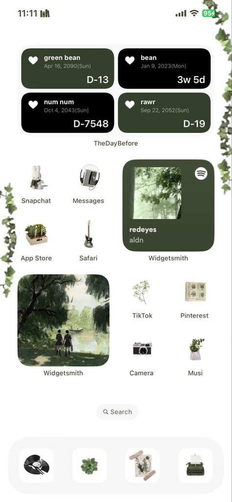 Green Phone Layout Aesthetic, Emerald Green Homescreen, Ios Green Homescreen, Aesthetic Iphone Homescreen Layout Ideas, Dark Green Homescreen Layout, Phone Layout Ideas Green, Aesthetic Ipad Homescreen Layout Green, Cat Homescreen Layout, Earthy Homescreen