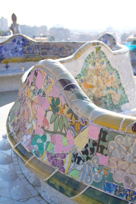 Gaudi Mosaic Pattern, Mosaic Bench Ideas, Gaudi Mosaic, Organic Interiors, Gaudi Architecture, Park Guell, Gaudi Barcelona, Park Güell, Gothic Cathedrals