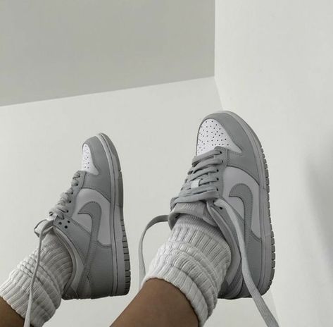 Skor Sneakers Nike, Buty Jordan, Kasut Wanita, Обувь Air Jordan, Buty Marki Nike, Boty Nike, Skor Sneakers, Trendy Shoes Sneakers, Dr Shoes