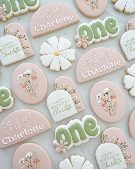 Little wildflower is one! Fun wildflower inspired set for a first birthday party. • • • #sugarcookie #sugarcookies #royalicing… | Instagram Margaritas, Casey Wilson, Wildflower Birthday Party, Wildflower Party, Baby First Birthday Themes, Wildflower Decor, First Birthday Cookies, Flower Birthday Party, Baby Birthday Themes