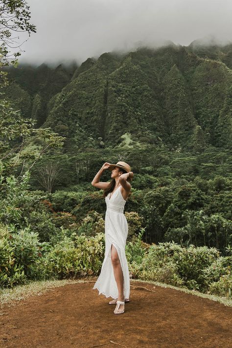 Want to know where to take pictures at the Ho'omaluhia Botanical Garden? You can't take pictures on the famous road anymore so I've found an even better spot in the gardens where no one will disturb you! #hoomaluhiabotanicalgarden #hoomaluhia #oahusightseeing #hawaiigram #bestpicturespotsinhawaii #hawaiiangardens #instahawaii #oahutourism #botanicalgardens #bestgardens #tropicalgardens #tropicaldestinations #whitemaxidress #whitedress #amazonfashion #foldablehat #hawaiianfashion Oahu Botanical Gardens Photoshoot, Hoomaluhia Botanical Gardens Photoshoot, Hawaii Botanical Garden Photoshoot, Hoomaluhia Botanical Gardens, Oahu Photo Ideas, Makapuu Tidepools, Hawaii Ideas, Hawaii 2023, Honolulu Vacation