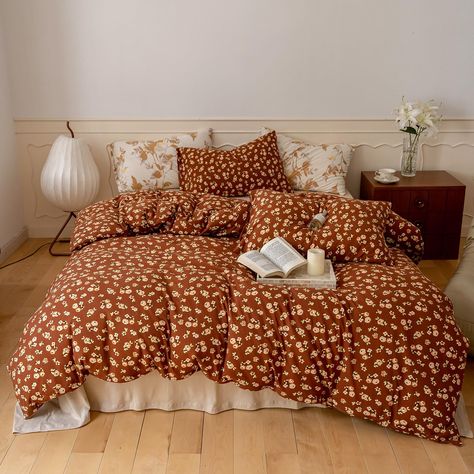 PRICES MAY VARY. ♥♥♥ Chic Shabby Floral 100% Jersey Knit Cotton Duvet Cover Set with Zipper Closure and 4 Corner Ties. This garden floral bedding set is only a cover for duvet, not comforter set, no comforter or fluffy insert. 【Premium Material】--3 Piece pumpkin daisy floral duvet cover set is made of 100% jersey knit cotton fabric and feature OEKO-TEX Standard 100 certified for high safety standards, as comfy as a favorite T-shirt, breathable, cozy, incredibly soft and skin-friendly, give you c Aesthetic Bedding, Classic Duvet Covers, Floral Bedding Set, Girls Duvet Covers, Bedding Cover, Bed Sheet Sizes, Floral Bedding Sets, Floral Comforter, Cotton Flower