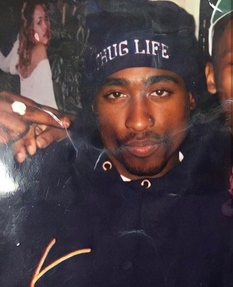 Tupac Photos, 90s Rappers Aesthetic, Rappers Aesthetic, Tupac And Biggie, Cultura Hip Hop, Tupac Makaveli, 90s Rappers, Tupac Wallpaper, Tupac Pictures