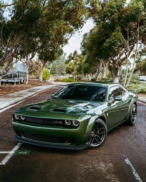 Dodge Srt Hellcat, Doge Challenger, Sports Cars Bugatti, 2018 Dodge Challenger Srt, 2018 Dodge Challenger, Dodge Challenger Hellcat, Charger Srt Hellcat, Dodge Srt, Inside Car