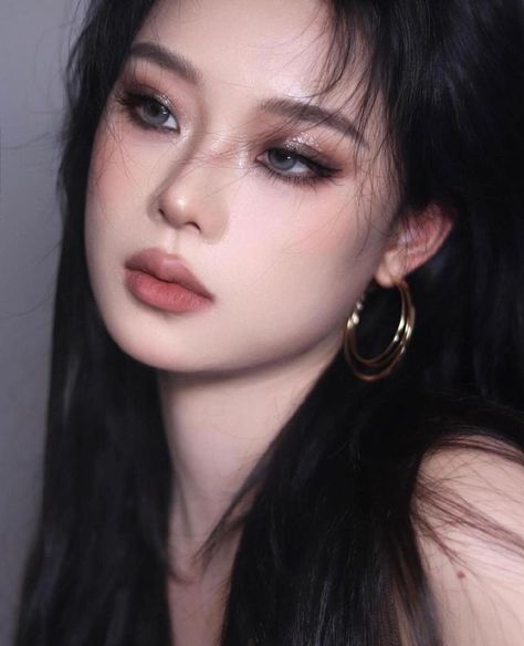 Black Makeup Looks, Makeup Layout, Feminine Makeup, American Makeup, Dark Makeup Looks, Black Eye Makeup, Asian Makeup Looks, Dark Eye Makeup, Cute Eye Makeup