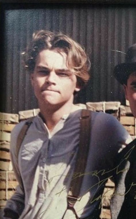 Leonardo Dicaprio Photos, Leonardo Dicapro, Leo And Kate, 90s Actors, Leonardo Dicaprio 90s, Jack Dawson, Young Leonardo Dicaprio, Titanic Movie, Leo Dicaprio