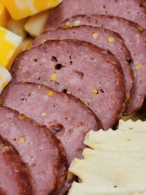 Essen, Summer Sausage Seasoning Recipe, Diy Venison Summer Sausage, Pork Summer Sausage Recipes, Homemade Sausages No Casing, Goose Summer Sausage Recipes, Diy Summer Sausage, Easy Summer Sausage Recipes, Recipe With Summer Sausage