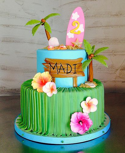 Hawaiian Beach 2nd Birthday Cake | Sasa | Flickr Hawaiian Birthday Cakes, Luau Birthday Cakes, Tropical Birthday Cake, Luau Cakes, Bolo Moana, Hawaiian Cake, Moana Cake, Tropical Birthday Party, Aloha Party