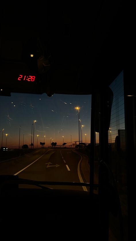 Traveling By Bus Aesthetic, Bus Traveling Aesthetic, Early Morning Bus Ride Aesthetic, Bus Ride Aesthetic Night, Bus Rides Aesthetic, Onibus Aesthetic, On The Bus Aesthetic, Bus Travel Story Instagram, School Trip Aesthetic Bus