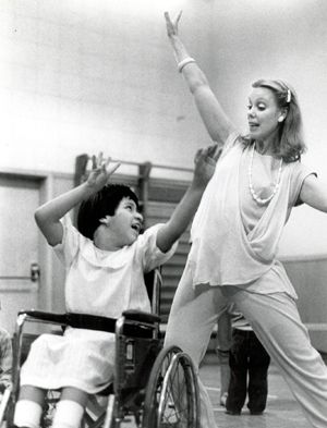 Life passion!!  Zina Bethune (1945-2012) taught dance to more than 8,000 disabled children through her nonprofit group Infinite Dreams. Dance Therapy, Recreational Therapy, Movement Therapy, Creative Movement, Teach Dance, Sensory Therapy, Recreation Therapy, Dance Project, Group Dance