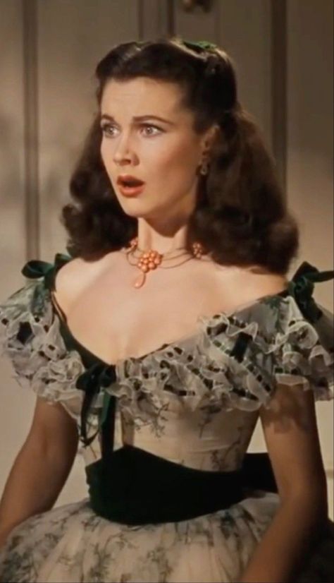 Old Hollywood Aesthetic, Hollywood Aesthetic, Hollywood Video, Scarlett O Hara, Classic Hollywood Glamour, Vintage Hollywood Glamour, Scarlett O’hara, Most Paused Movie Scenes, Old Hollywood Movies