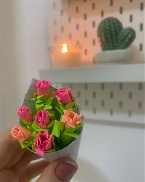 Flowers, Sticky Note Bouquet, Sticky Note, Sticky Notes, Flower Making, Flowers Bouquet