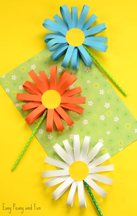 Simple Paper Flower Craft Paper Craft Work, Simple Paper Flower, Kerajinan Diy, Diy Flores, Fleurs Diy, Gifts Crafts, Easy Paper Flowers, Kraf Diy, Paper Flower Crafts
