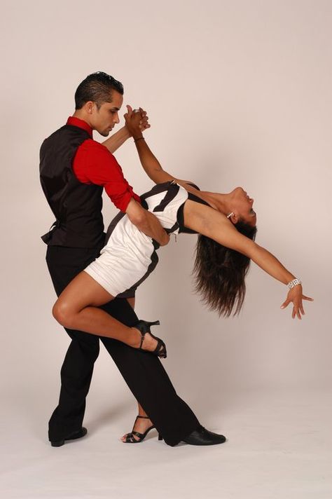 Sensual Bachata, i swear this is the sexiest dancing to watch you'll mouth will drop ;) !! Reggaeton, Cumbia Dancing, Ballroom Dance Studio, Warwick Rhode Island, Ballroom Dance Lessons, Social Dancing, Couple Dance, Latin Dancing, Salsa Music