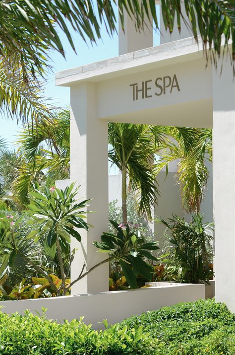 Spa Exterior Design, Luxury Spa Aesthetic, Tropical Spa, Spa Vibes, Spa Aesthetic, Body And Skin Care, Decor Spa, Hotel Toiletries, Spa Interior Design