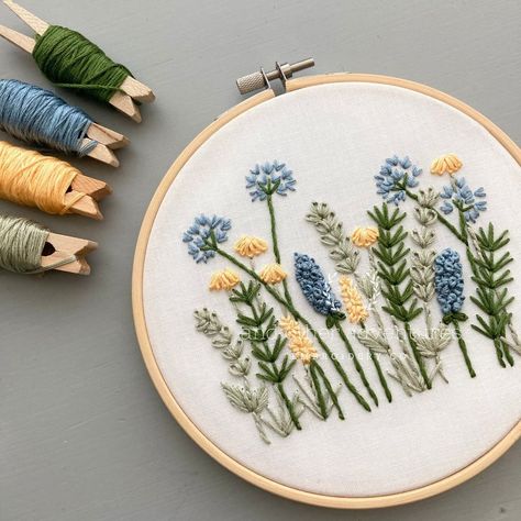 Threading A Needle, Diy Hand Embroidery, Floral Hand Embroidery, Clothes Embroidery Diy, Garden Embroidery, Digital Embroidery Patterns, Hand Embroidery Kits, Fabric Postcards, Floral Embroidery Patterns