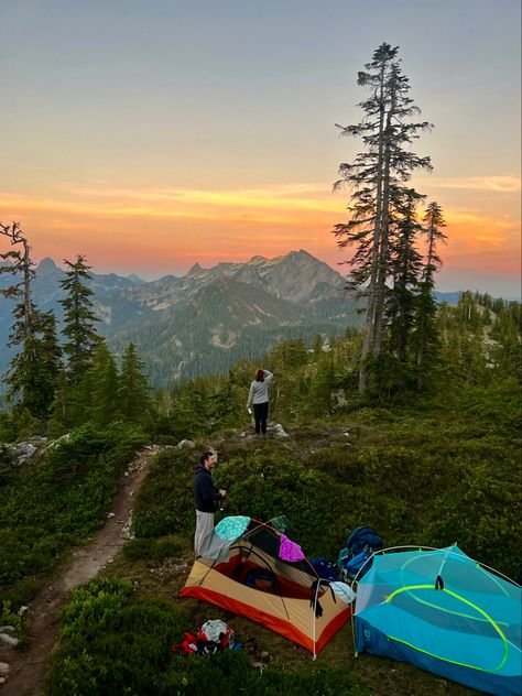 Sunset, backpacking, camping, tents, mountains, nature, PNW, washington Camping Hiking Aesthetic, City Adventure Aesthetic, Pnw Camping Aesthetic, Utah Camping Aesthetic, Camping Photos Aesthetic, Camping Asthetics Photos, Pnw Summer Aesthetic, Cabin In Mountains, Backpacking Photos