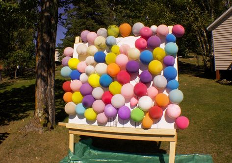 Rustic Wedding Decorations, Balloon Dart Game, Dart Game, Solar Powered Lanterns, Game Diy, Balloon Painting, Vera Wang Wedding, Art Painting Supplies, Art Birthday Party