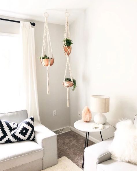 Hanging Macrame Planter Living Room, Macrame Plant Decor, Plant Hanger Living Room, Macrame Plant Hanger In Living Room, Macrame Plant Hanger In Bedroom, Boho Living Room Macrame, Macrame Home Decor Inspiration, Macrame House Decor Ideas, Hanging Plant Living Room