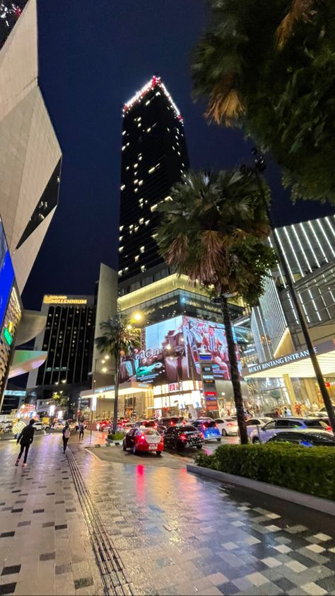 Bukit Bintang Kuala Lumpur Night, Malaysia Aesthetic, Bukit Bintang Kuala Lumpur, Singapore Night, Kuala Lumpur City, Flight Booking, Malaysia Travel, City Vibe, Philippines Travel