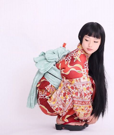 Kawaii Kimono, The Floating World, Japanese Traditional Clothes, Floating World, Japanese Traditional Clothing, Modern Kimono, Mode Kimono, Kimono Yukata, Yukata Kimono