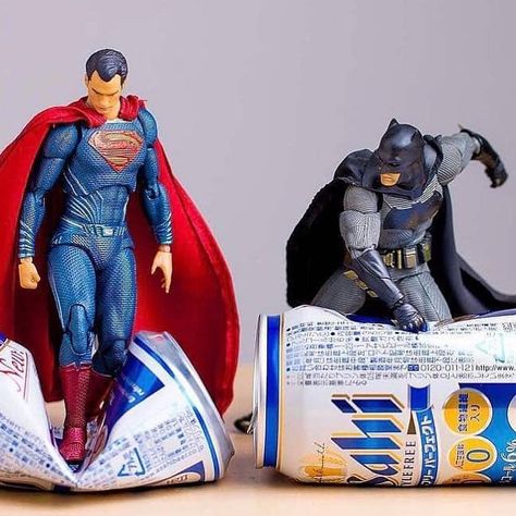 Bruce on Instagram: “Who Is The Strongest??? Follow 🦇@ExploreComics Follow 🖤@ExploreComics  ___ 📸 Toy Art by HotKenobi @hot.kenobi” Humour, Superman And Batman, Batman Collectibles, Miniature Photography, Action Toys, Figure Photography, Amazing Pics, Japanese Men, Photo Series