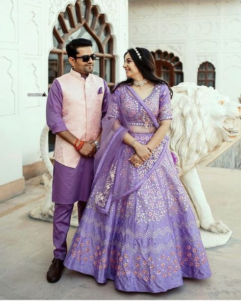 Swooning Over These Real Brides Rocking Sheeshpatti On Their D-Day! Ring Ceremony Lehenga, Ring Ceremony Dress Indian Bride, Ring Ceremony Dress Indian Couple, Ring Ceremony Outfit, Ring Ceremony Dress Indian, Engagement Outfits For Bride, Ring Ceremony Dress, Engagement Couple Dress, Mehendi Jewellery