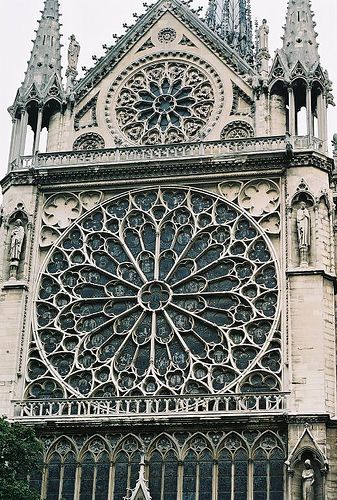 Geometric Design of a Rose Window, Notre Dame de Paris, France..would make a great crop circle design and with it immediate identity leading to the famous Notre Dame window would explain the crop circles hidden link. Cathedral Architecture, Gothic Windows, Window Designs, Cathedral Window, Rose Window, Gothic Cathedrals, Cathedral Windows, Art Sacre, San Francesco