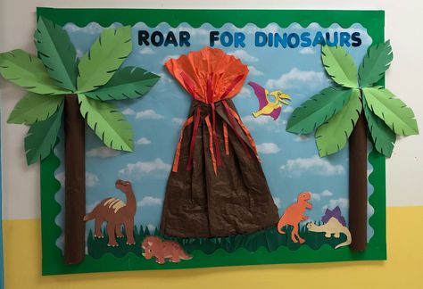 Dinosaur Birthday Wall Classroom, Museum Bulletin Board, Dinosaur Boards Classroom Displays, Dinosaur Theme Preschool Bulletin Boards, Dinosaur Display Board, Dinasour Classroom Decoration, Dino Classroom Decor, Dinosaur Library Display, Dinosaur Display Classroom