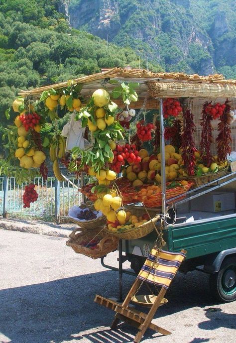 Fruit cart in Sicily Calabria Italy Aesthetic, Sicily Aesthetic, Sicily Italy Aesthetic, Capri Italia, Calabria Italy, Fruit Stand, Into The West, Shotting Photo, Living In Italy