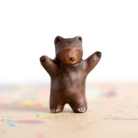 Fimo, Easy Animal Sculpture, Bear Ceramic Sculpture, Bear Sculpture Clay, Small Pottery Animals, Clay Bear Sculpture, Clay Animal Sculpture, Bear Clay Sculpture, Bear Clay Art