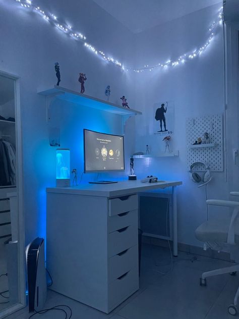 Room Ideas Futuristic, Cybercore Desk, Hype Beast Room Decor, Hype Beast Room, Cybercore Room, Room Decor Hypebeast, Hypebeast Room Ideas, Bedroom Decor Natural, Hypebeast Apartment