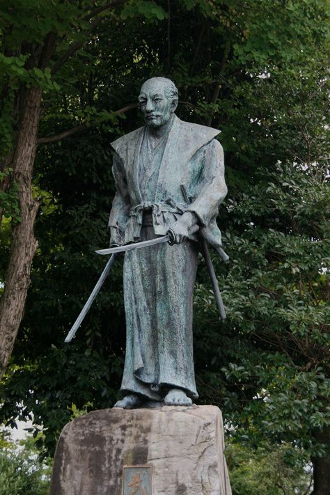 Regarded as one of the most exceptional and renowned samurai in history, Miyamoto Musashi has attained a mythical status over the years, even as much of his life remains enigmatic. Samurai warriors, Samurai swords, Samurai armor, Samurai history, Samurai culture, Samurai code, Samurai battles, Samurai clans, Samurai training, Samurai honor, Samurai discipline, Samurai philosophy, Samurai weapons, Samurai art, Samurai traditions, Samurai legends, #samurai #katana #japan #japanese Kumamoto Castle, Samurai Training, Samurai Code, Swords Samurai, Samurai History, Inspiring Movies, Sasaki Kojirō, Small Castles, Warring States Period