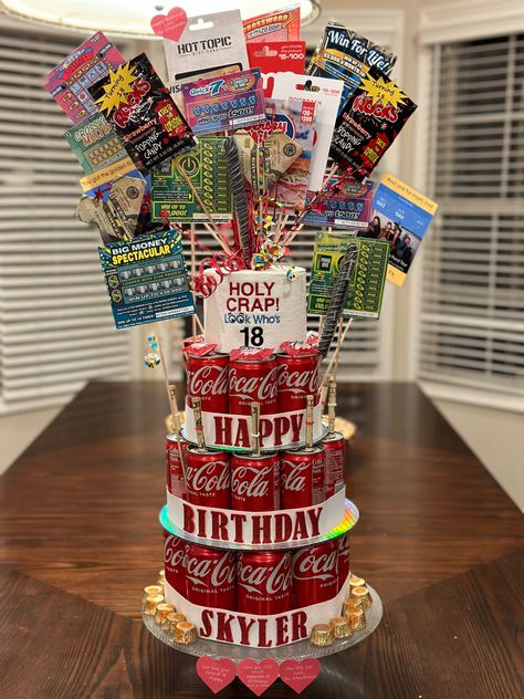 Money Jar Gift Ideas, Birthday Gifts For Boyfriend 18th, 18th Birthday Candy Bouquet, 40th Birthday Diy Gift Ideas, Candy Bouquet Ideas Birthday, Candy Basket Ideas Birthday, 18th Birthday Basket, 18th Birthday Gift Ideas For Boys, 45th Birthday Ideas For Him