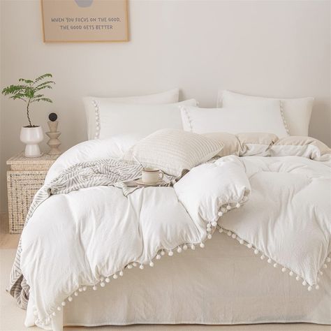 Expert Craftsmanship & Easy Match:Firmly sewed pompoms hem and stitching make this comforter set durable, elegant and decorative,match a variety of decoration styles. Cute Comforters, Ivory Comforter, Girls Twin Bed, Comforter Sets Boho, Boho Bedding Sets, Queen Size Comforter Sets, Twin Size Comforter, King Size Comforter Sets, Boho Comforters