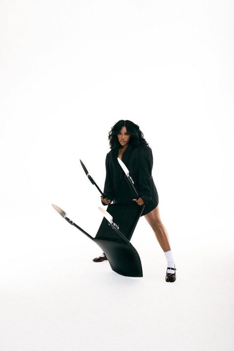 Sza Singer, Ghost In The Machine, Vintage Poster Design, Kill Bill, Concert Fits, Gone Girl, Photoshoot Concept, Fashion Photography Inspiration, Video Editor