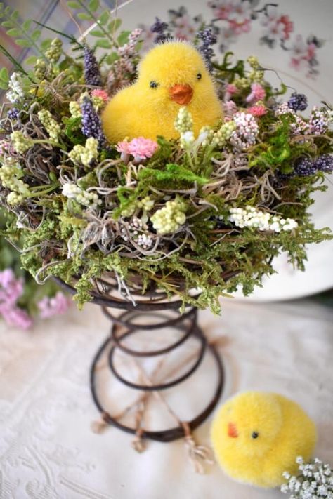 Vintage Spring Aesthetic, Color Palette Vintage, Vintage Spring Decor, Spring Mantle Decor, Bed Spring Crafts, Spring Mantle, Bed Spring, Easter Nests, Easter Arrangement