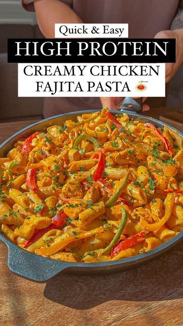 1.5M views · 75K likes | AUSSIE FITNESS 🇦🇺💪🏼 | Dez Cerimagic on Instagram: "QUICK & EASY FAJITA PASTA!🍝 30 Min High Protein Meal Prep💪🏼 This creamy chicken fajita pasta is one of the first recipes I made in my digital cook book! 📖 It takes less than 30 minutes to make with a few simple ingredients & packs 58g of protein per serving making it the perfect meal prep for anyone who’s trying to lose fat & build muscle 🙌🏼 (Per Serving - 4 Total) 501 Calories 48gC | 6gF | 58gP Ingredients: 600g Diced Chicken Breast (raw weight) 30g Fajita Seasoning (Old El Passo Fajita Spice Mix | taste test before adding pasta - add more & mix if needed) 1 Sliced Red Onion 200g Sliced Capsicum/Bell Peppers 6 Light Laughing Cow Cheese Wedges (or 100g light cream cheese) 320g Pasta (Vetta Smart Protein P Creamy Chicken Fajita Pasta, Fajita Pasta Recipe, Fajita Pasta, Fajita Spices, Protein Meal Prep, Chicken Fajita Pasta, High Protein Meal, Protein Pasta, High Protein Meal Prep