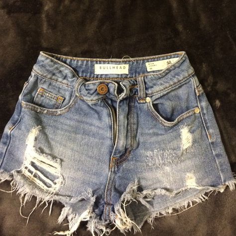 Shorts High wasted bullhead shorts Shorts Casual Homecoming Outfits, Jeans Shorts Outfit Summer, Casual Stylish Outfits, Jeans For Curvy Women, Summer Jean Shorts Outfit, Look Short Jeans, Shorts Outfit Summer, Jeans For Curvy, Stylish Outfits For Women