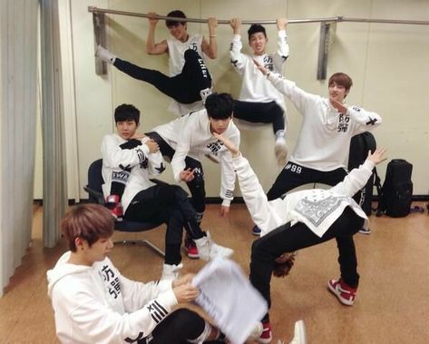 Birthday Goals, Bts Group Photos, Bts Funny Moments, Kim Taehyung Funny, Bulletproof Boy Scouts, About Bts, Bts Group, Bts Members, Album Bts