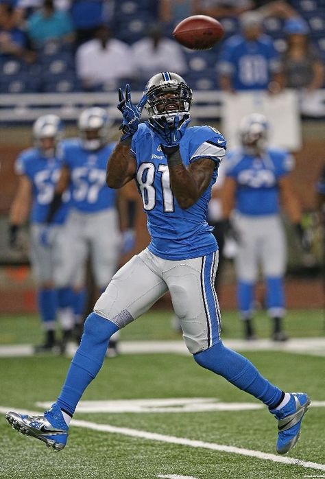 Calvin Johnson, Detroit Lions Football, Detroit Sports, Michigan Sports, Nfl Detroit Lions, Football Stars, Fantasy Team, Lions Football, Football Stuff