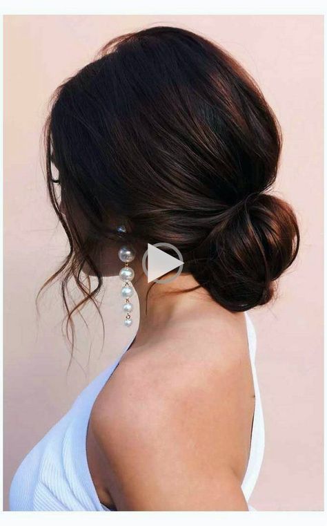 ▷▷ From Bun to Braid...eck out this ultimate guide for some super trendy bridal hairstyles for round face & rock them at your wedding like an absolute diva. up dos for prom simple, updos for medium length hair, up dos for prom videos, prom updos for medium hair..? Wedding Hairs, Half Up Half Down Hairstyle, Down Hairstyle, Hairstyles Straight Hair, Hairstyles Shoulder Length, Hairstyles Straight, Half Up Half Down Hairstyles, Dance Hairstyles, Hairstyles Updo