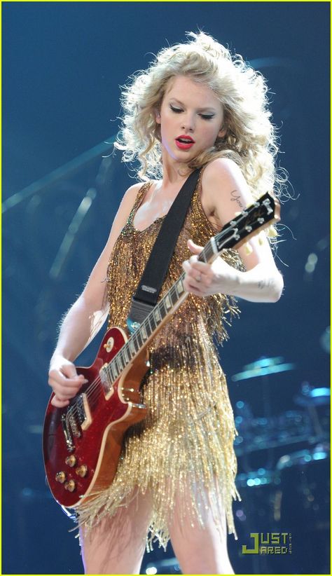 Taylor Swift 13 Hand Fearless, Country Taylor, Taylor Swith, Swift Tattoo, Speak Now Tour, Swift Aesthetic, Swift Taylor, Swift Wallpaper, Taylor Swift Tour Outfits
